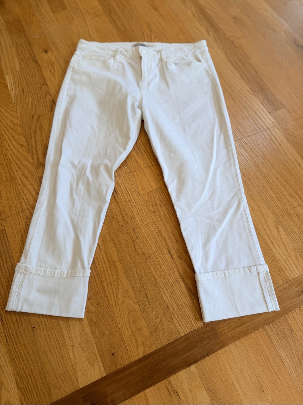 Ladies Size 32 "Joe's Jeans" White Ankle Cuffed Cropped Jeans GUC